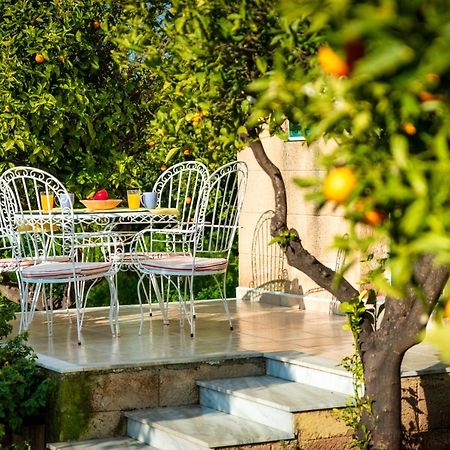 فيلا The Tower With The Orange Tree Garden إياليسوس المظهر الخارجي الصورة