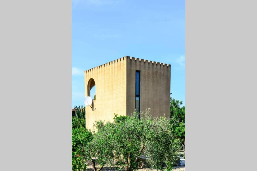 فيلا The Tower With The Orange Tree Garden إياليسوس المظهر الخارجي الصورة