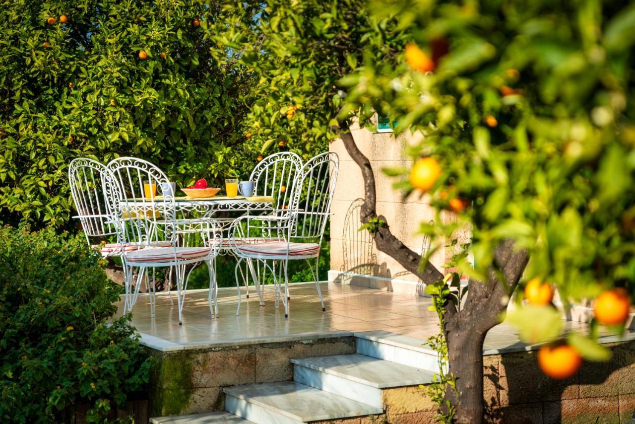 فيلا The Tower With The Orange Tree Garden إياليسوس المظهر الخارجي الصورة